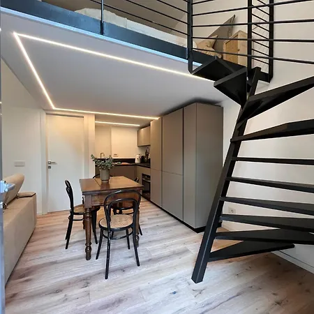 Classy & Chic 2 Storey Loft Mediolan