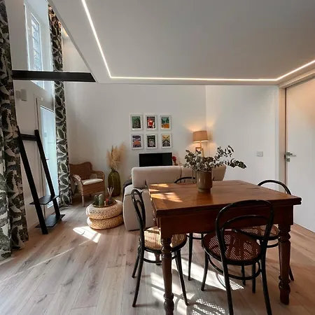 Classy & Chic 2 Storey Loft Apartament