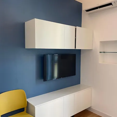 Paoli Apartment *