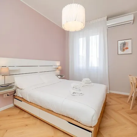 Keys Of Italy - Costanza 26 / Windows Of Light Apartment Milan