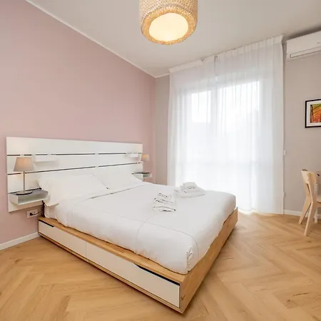 Keys Of Italy - Costanza 26 / Windows Of Light ميلان