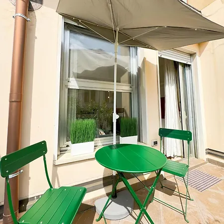 Open Space Con Terrazzo In * Milan