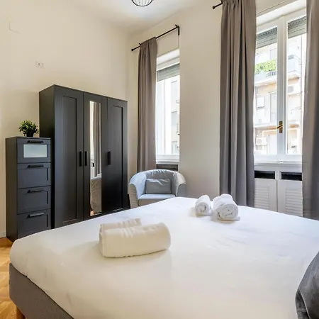 Elegant Brand New Near Duomo * Milán