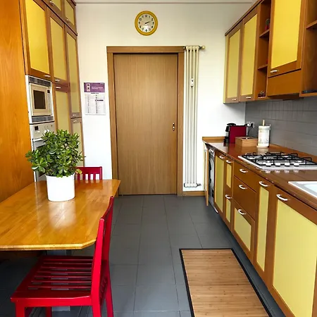 Vicino Metro Appartement *