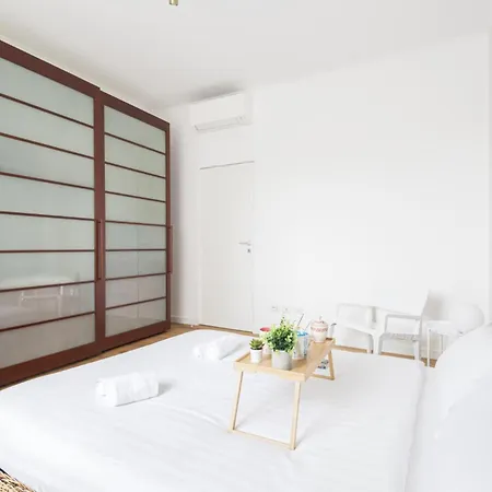 Easylife -spettacolare In Citta Studi