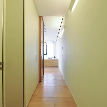 Elegant & Spacious In Solaria - View Apartment Milan