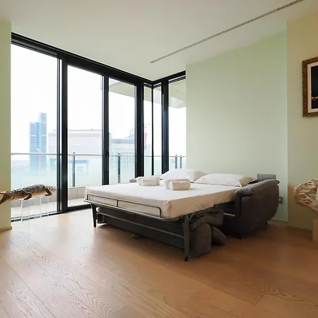 Elegant & Spacious In Solaria - View Apartment
