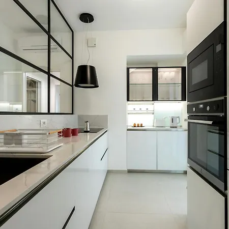 Assab By Halldis * Milánó