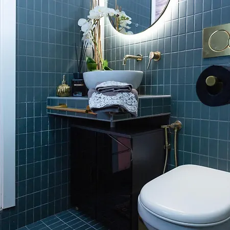 Piazza Del Carmine - Gold Exclusive - In The Underground No Windows Apartment Milan