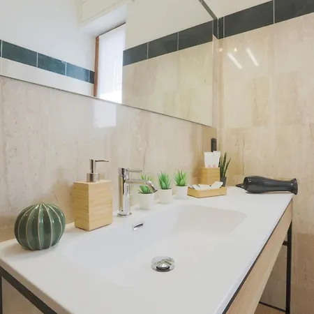 Urban Elegance Station W/private Garage Appartement *