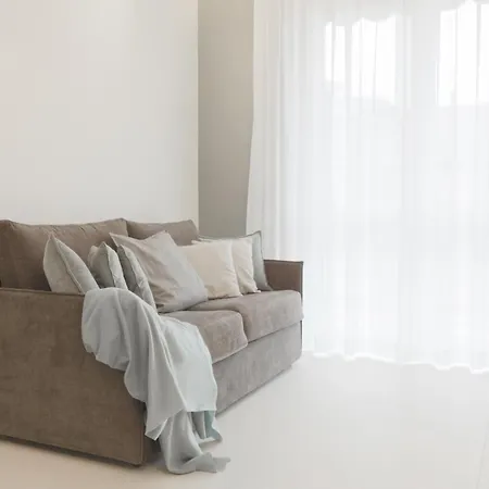 Station Modern Flat W/private Parking Daire