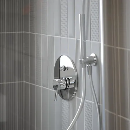 Station Modern Flat W/private Parking *