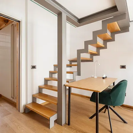 Appartement On 2 Levels Milan-crocetta M3! Milaan