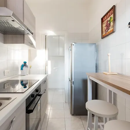 Guesthost - Corvetto M3 Bright With Balcony! شقة