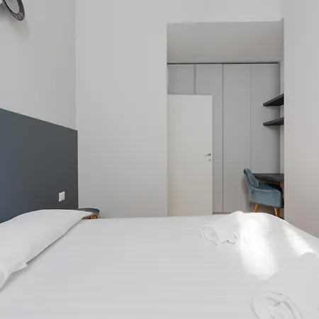 Mac Mahon - Urban Oasis Apartment!