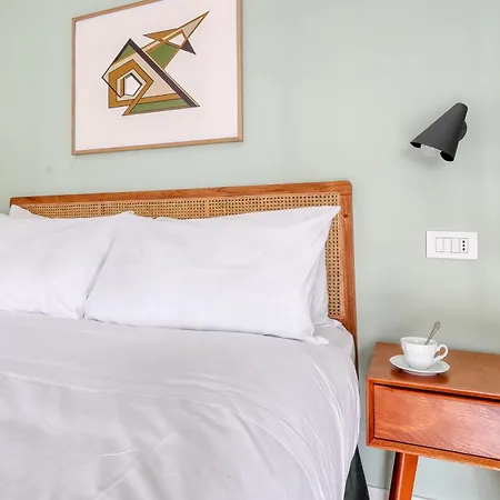 Hostmate - - Via Col Di Lana - Navigli Apartment *