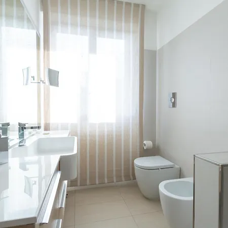 Piola Elegant And Stylish Flat For 4 * Milan