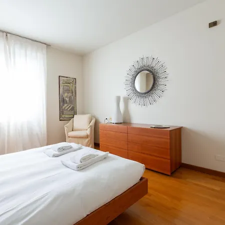 Apartment Piola Elegant And Stylish Flat For 4