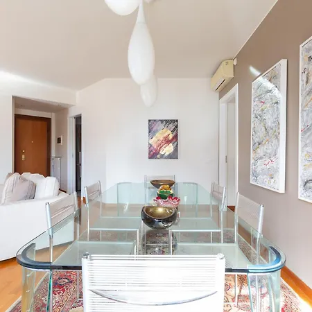 Piola Elegant And Stylish Flat For 4 Milan