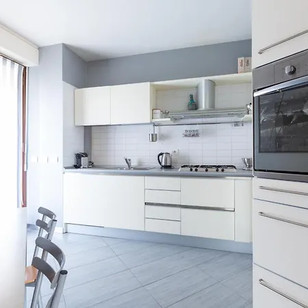 Апартаменты Piola Elegant And Stylish Flat For 4 *