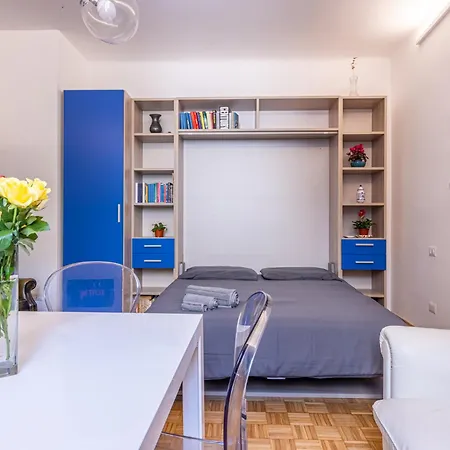 2 Bedroom - Chinatown Apartment Milan