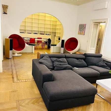 بيت شباب Boutique ميلان