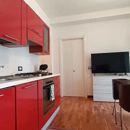 Sahi - Via Dei Ciclamini Mm1 Primaticcio, Stadio San Siro, Ospedale San Carlo *