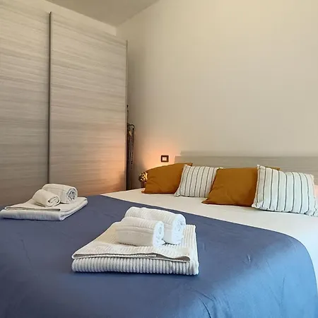 Sahi - Via Dei Ciclamini Mm1 Primaticcio, Stadio San Siro, Ospedale San Carlo Milán