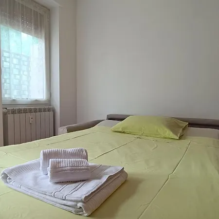 Sahi - Via Dei Ciclamini Mm1 Primaticcio, Stadio San Siro, Ospedale San Carlo *