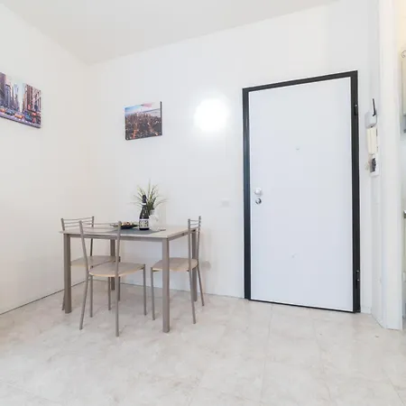 Apartment Citylife-centro, Amazing New Apt With Wifi & Ac *