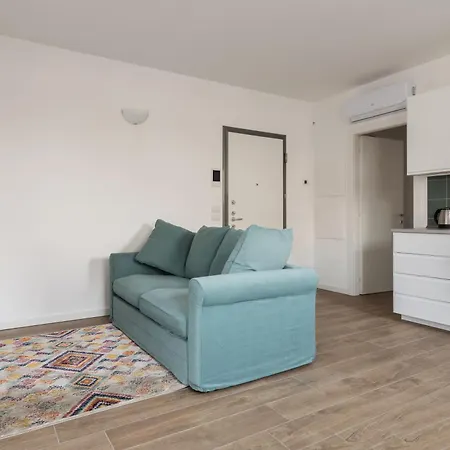 Bilocale Con Balcone Vicino Palazzo Del Ghiaccio Apartament