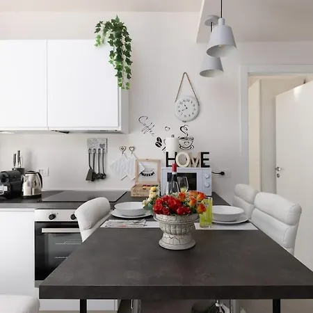 Garden With Free Netflix And Wi-fi 아파트 *