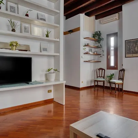 Joivy Spacious Flat, Excellent Centre Access Apartment Milan