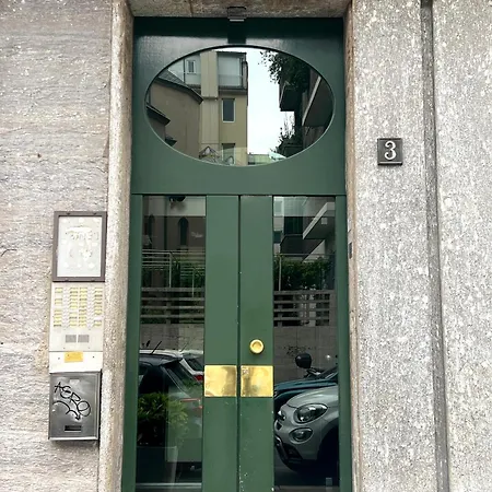 Daire Milanoflats - New Beautiful Fully Equipped With A View Of Piazza San Camillo - 5 Minutes From Station, M2, M3, Airport Shuttle *