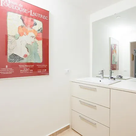 Romantic Spiga Apartment Milan