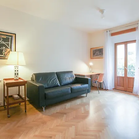Romantic Spiga Apartment Milan
