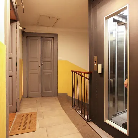 Apartment Romantic Spiga Milan