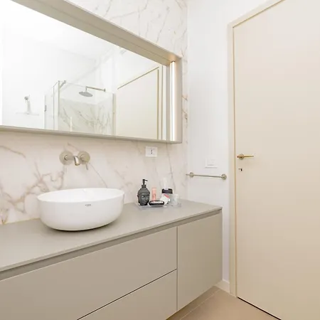 Elegance & Comfort Station 500mt -15minuti Duomo Apartment