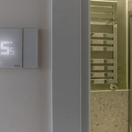 Luxury Design Apt, Comfy W/ A/c, Wifi & Netflix * Milano