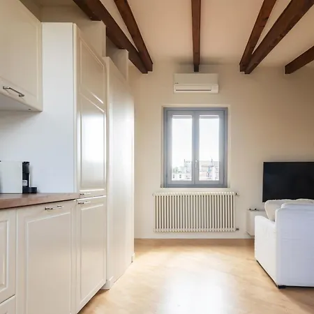 Apartamento Bilocale In Ottima Posizione: Tra E Lima