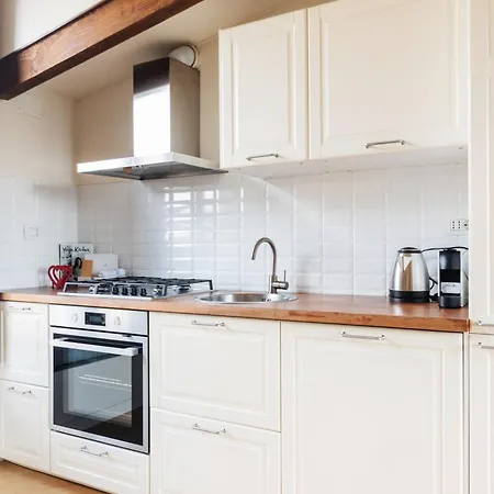 Apartamento Bilocale In Ottima Posizione: Tra E Lima