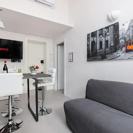 Garden With Free Netflix And Wi-fi Apartment