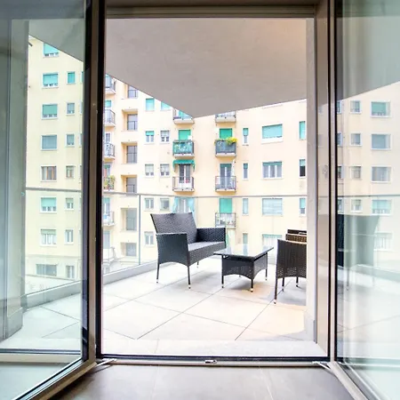 Temporaryflat Serlio 7