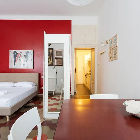 Brenta M3 - Floral Studio Apartment