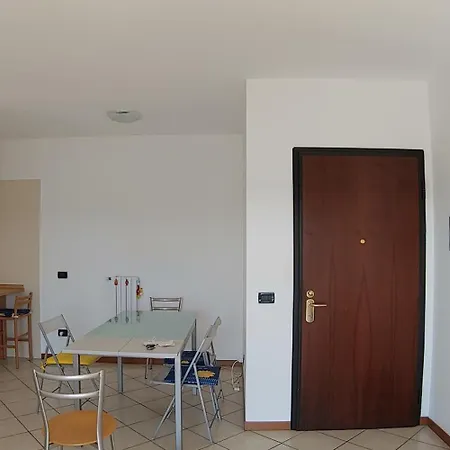 Villa4holydays - M1 Subway