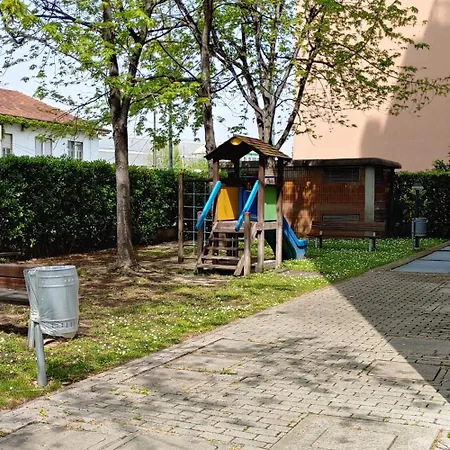 Villa4holydays - M1 Subway מילאנו
