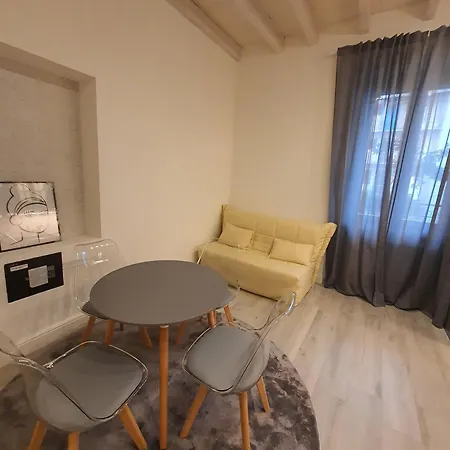 Casa Di Ringhiera Old Апартаменты Милан