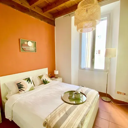 Urban House - Charming Navigli Center Apartment *