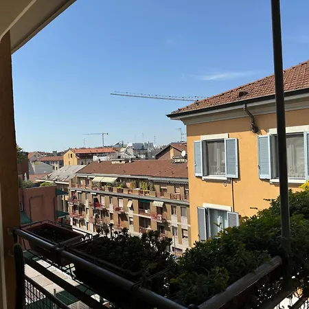 Timeless View In - Isola District Apartment