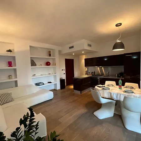 Elegante - Zona Solari- Design Week * ميلان